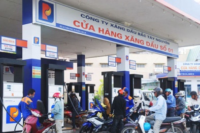 Bộ Công Thương cũng không muốn điều hành giá xăng